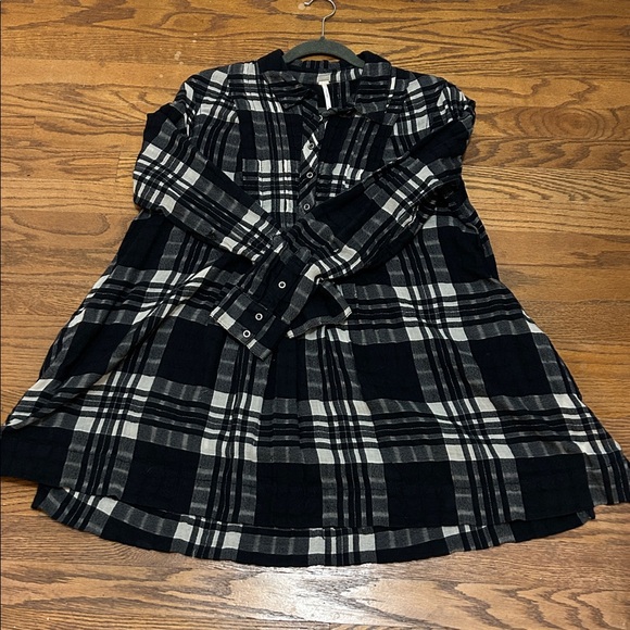 FREE PEOPLE flannel top tunic size medium - Picture 9 of 9